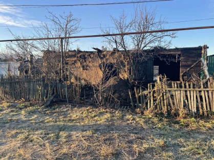 Следователи устанавливают причины пожара в Большечерниговском районе, в результате которого погибли двое мужчин